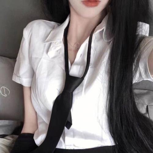 比基尼怪女